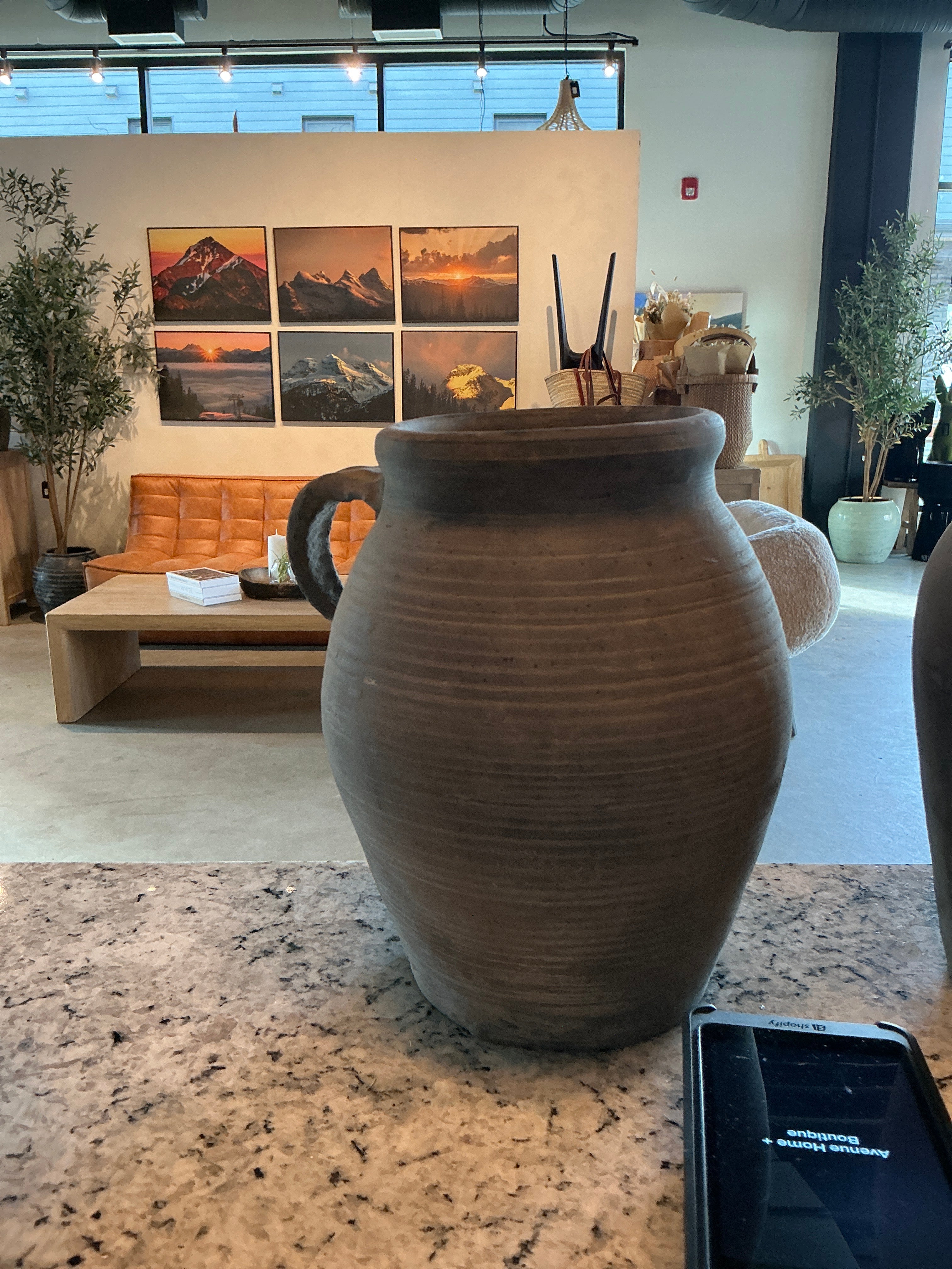 Vintage pot with side handle