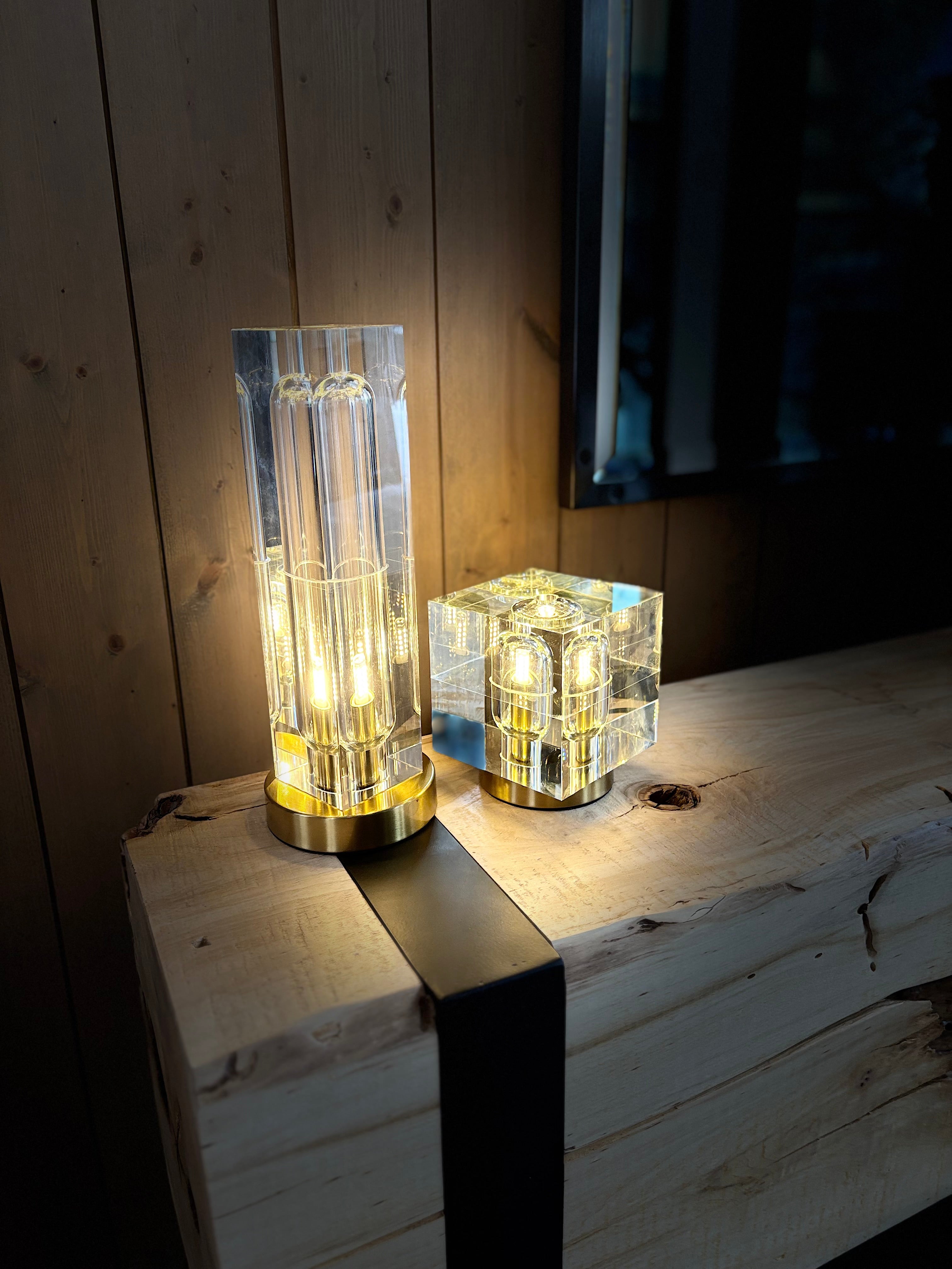 Minimalist Crystal LED Cube Table Lamp - Short