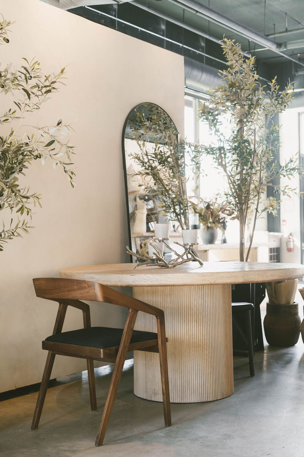 Pembrook Dining Table