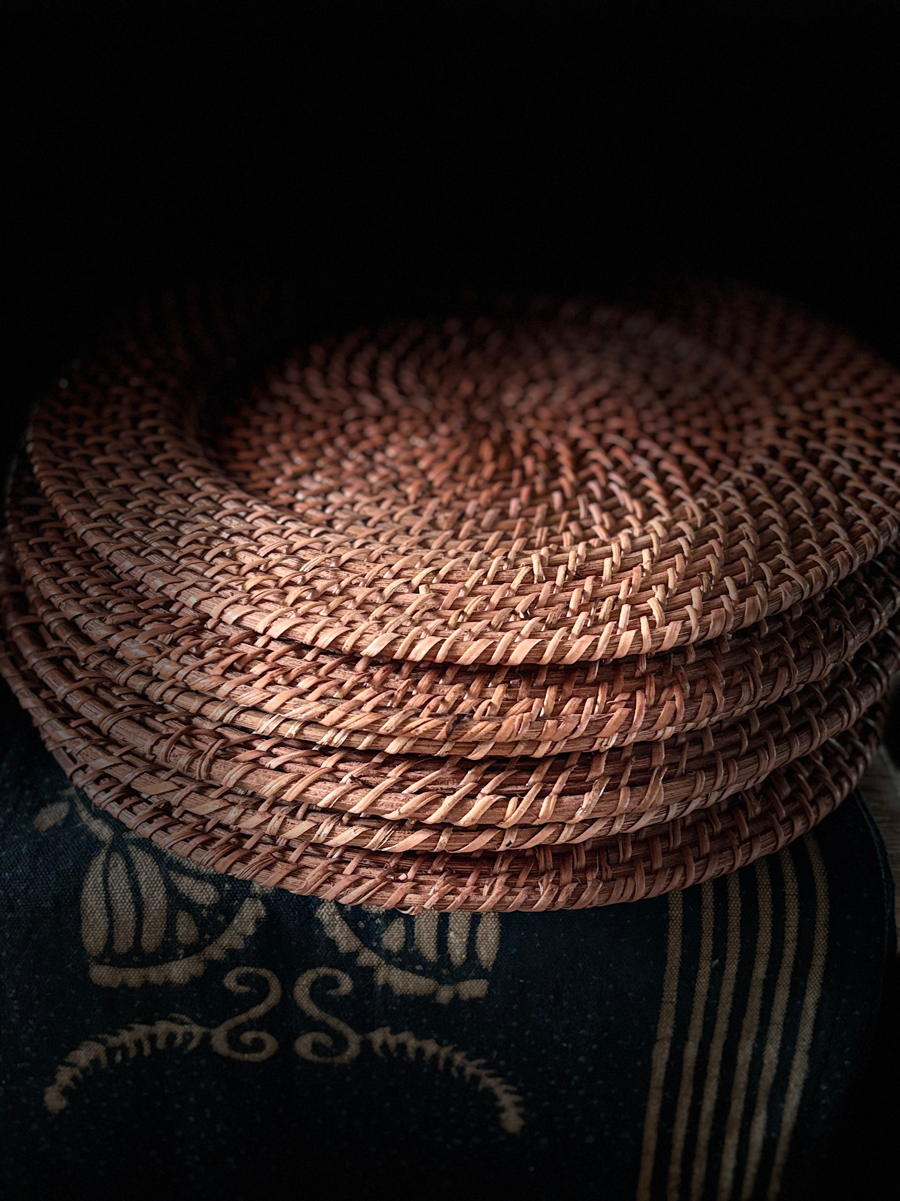 Rattan charger plate