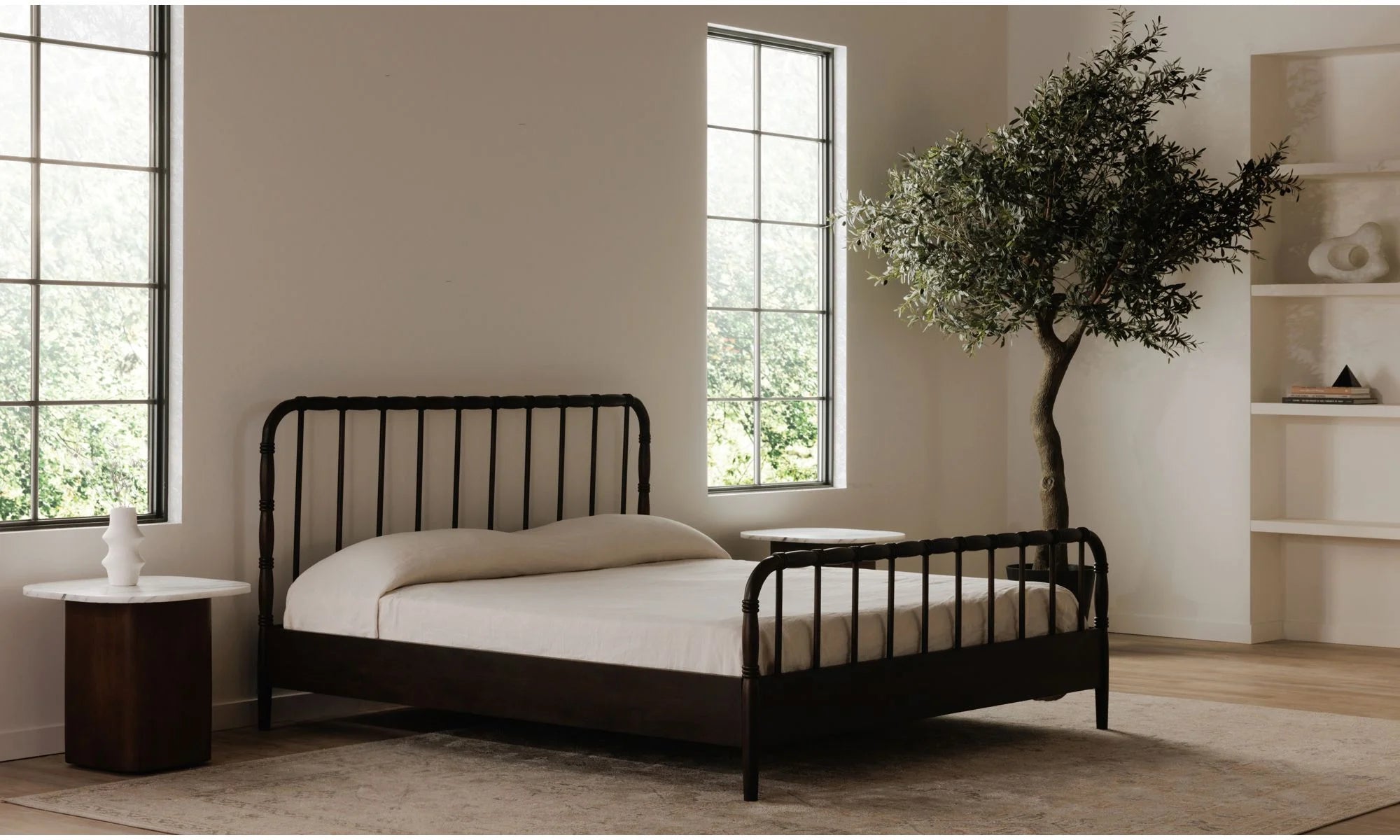 Vivian Bed King/Queen