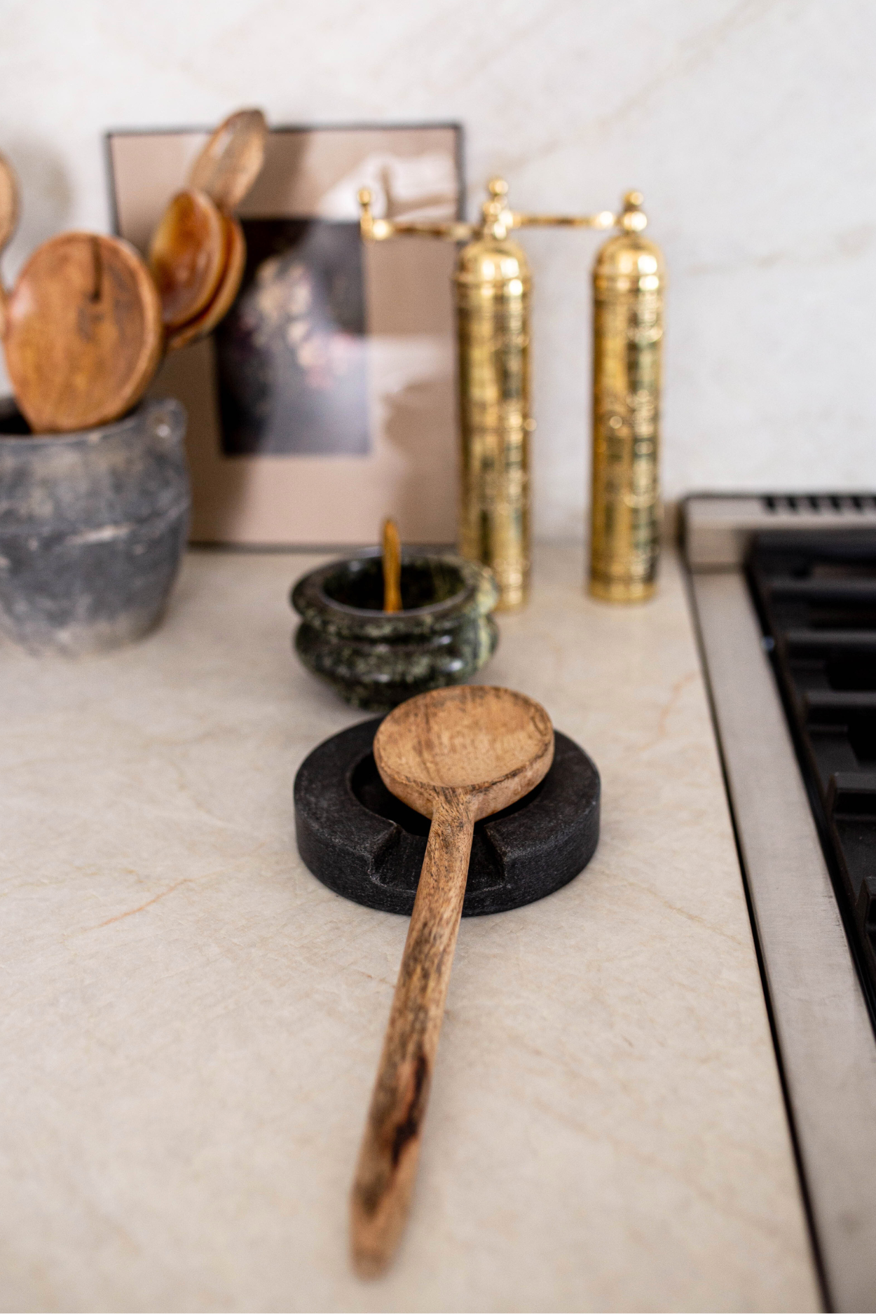 Charcoal Marble Round Spoon Rest
