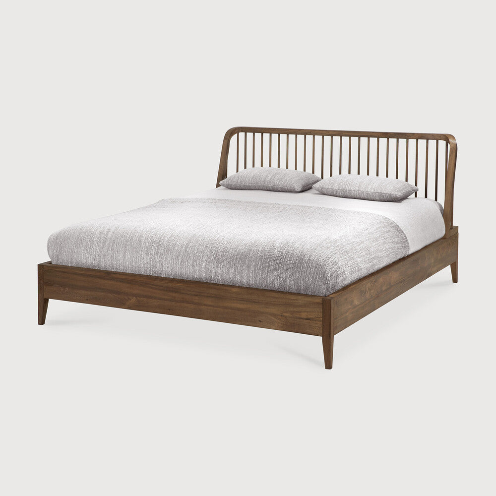 Ethnicraft | Spindle Bed | US Queen with Slats 64 x 84 x 38